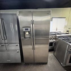 COUNTER DEPTH SIDE BY SIDE GE PROFILE REFRIGERATOR 