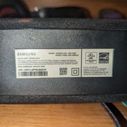 32 In TV With Samsung Soundbar And Subwoofer 