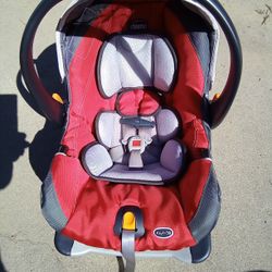 Chicco Infant Car Seat With Base 