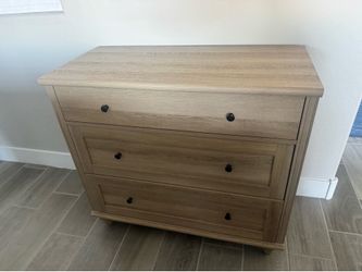 3 drawer nightstand/ dresser