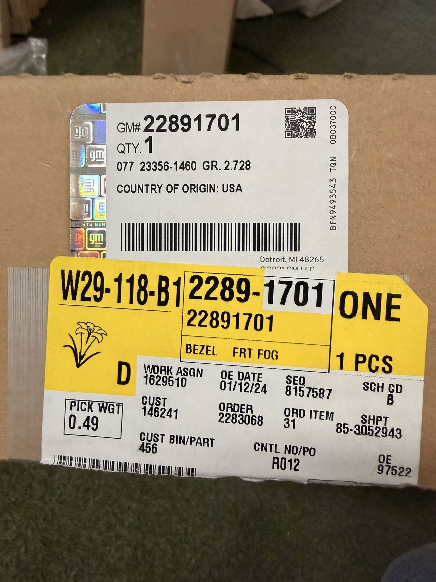2015-22 Chevrolet Colorado Right Front Fog Lamp Bezel for Sale in Los ...