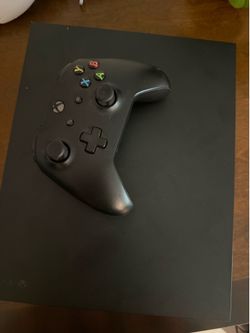 Xbox One X Black 1TB + Controller