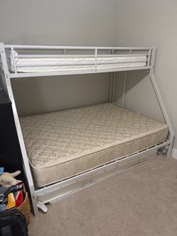 Bunk bed with trundle - mattresses not included