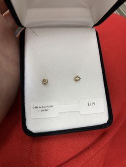 14kt Yellow Gold Diamond Earrings
