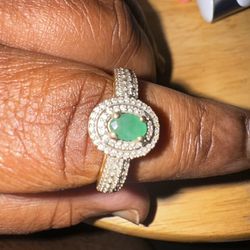  Diamond And Emerald Ring From Jared’s 