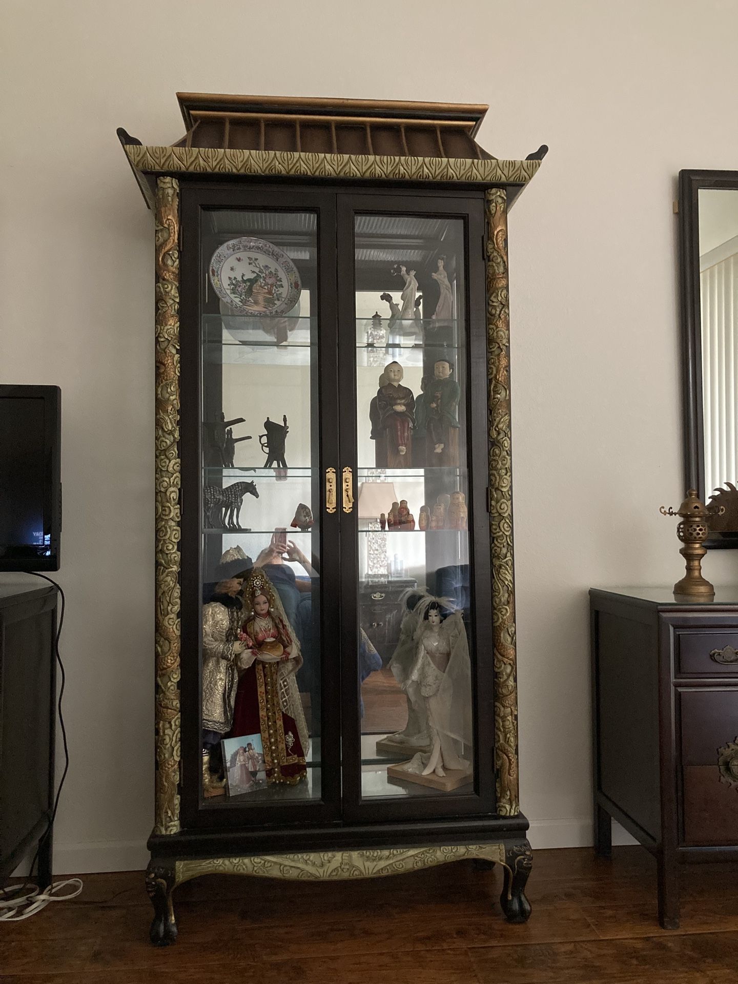 Rare Vintage Asian Chinoiserie Lighted Display Cabinet