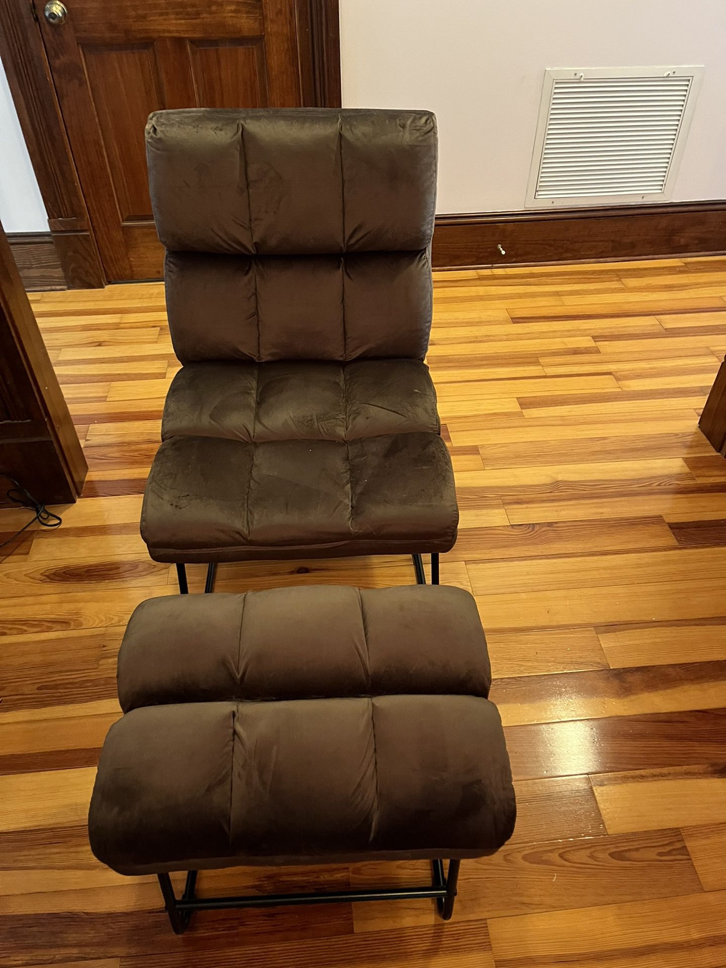 Brown Chair With Ottoman
