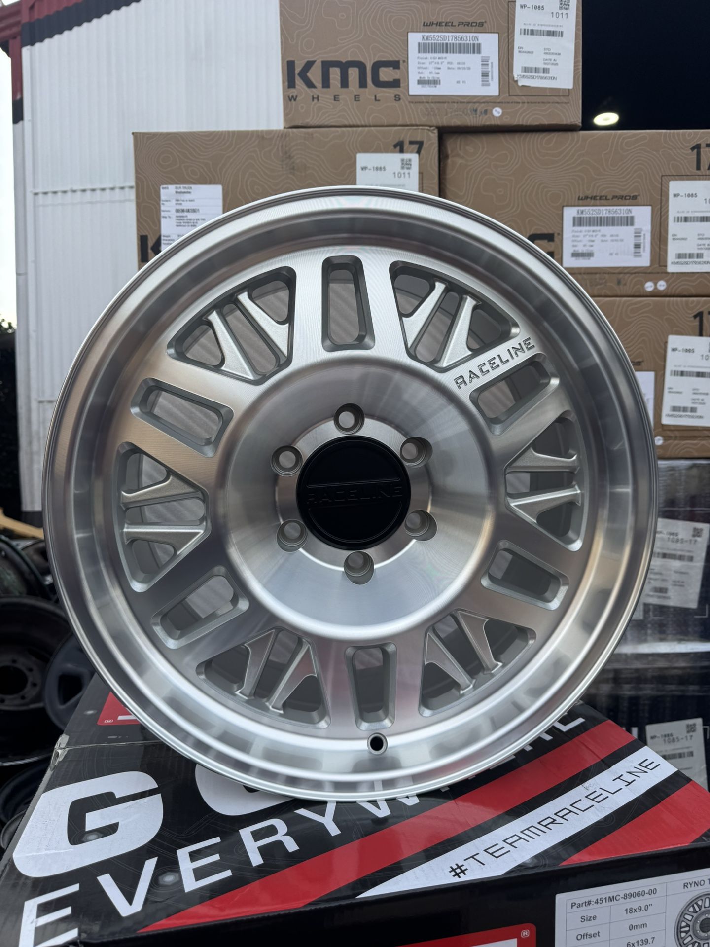 NEW 18β RACELINE WHEELS FOR DODGE RAM 1500 CHEVROLET SILVERADO GMC SIERRA