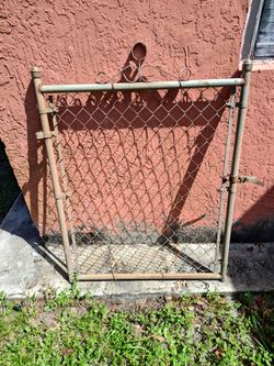 Metal Gate 3x4