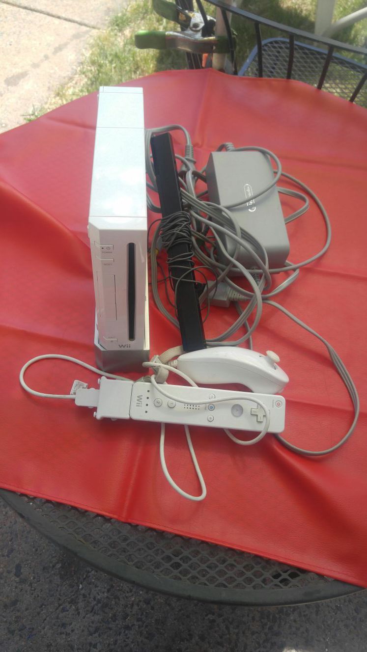 Wii with 1 controller and cords