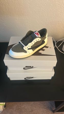 Jordan 1 low Travis Scott medium olive PS 3y & 1y $220 each