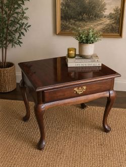 Solid Wood Queen Anne End Table / Side Table with Drawer – Free Delivery
