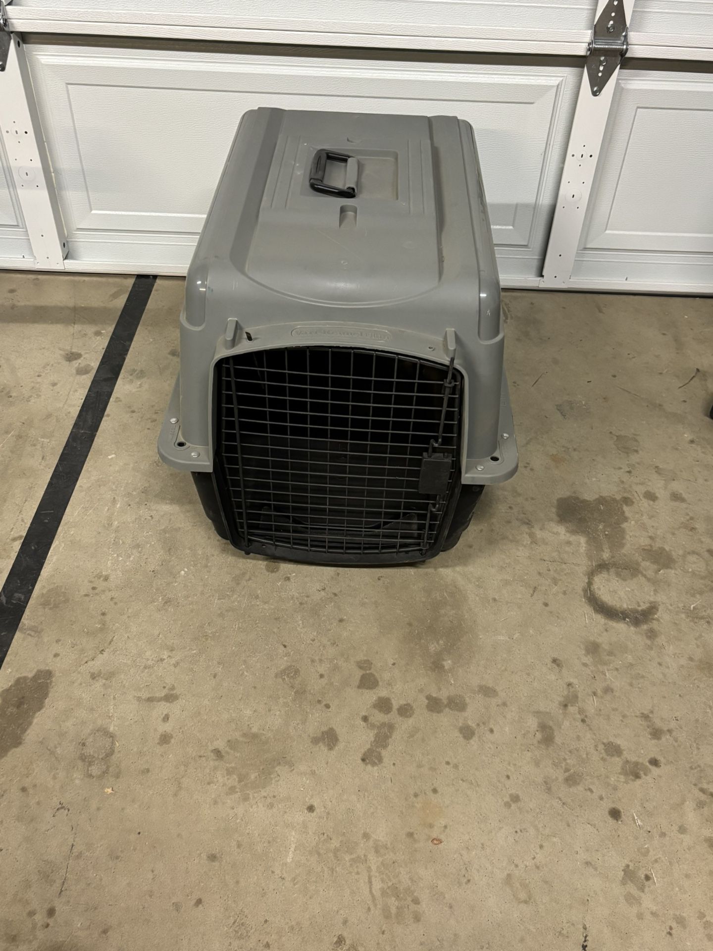 Dog crate 28"L x 21"W x 22"H