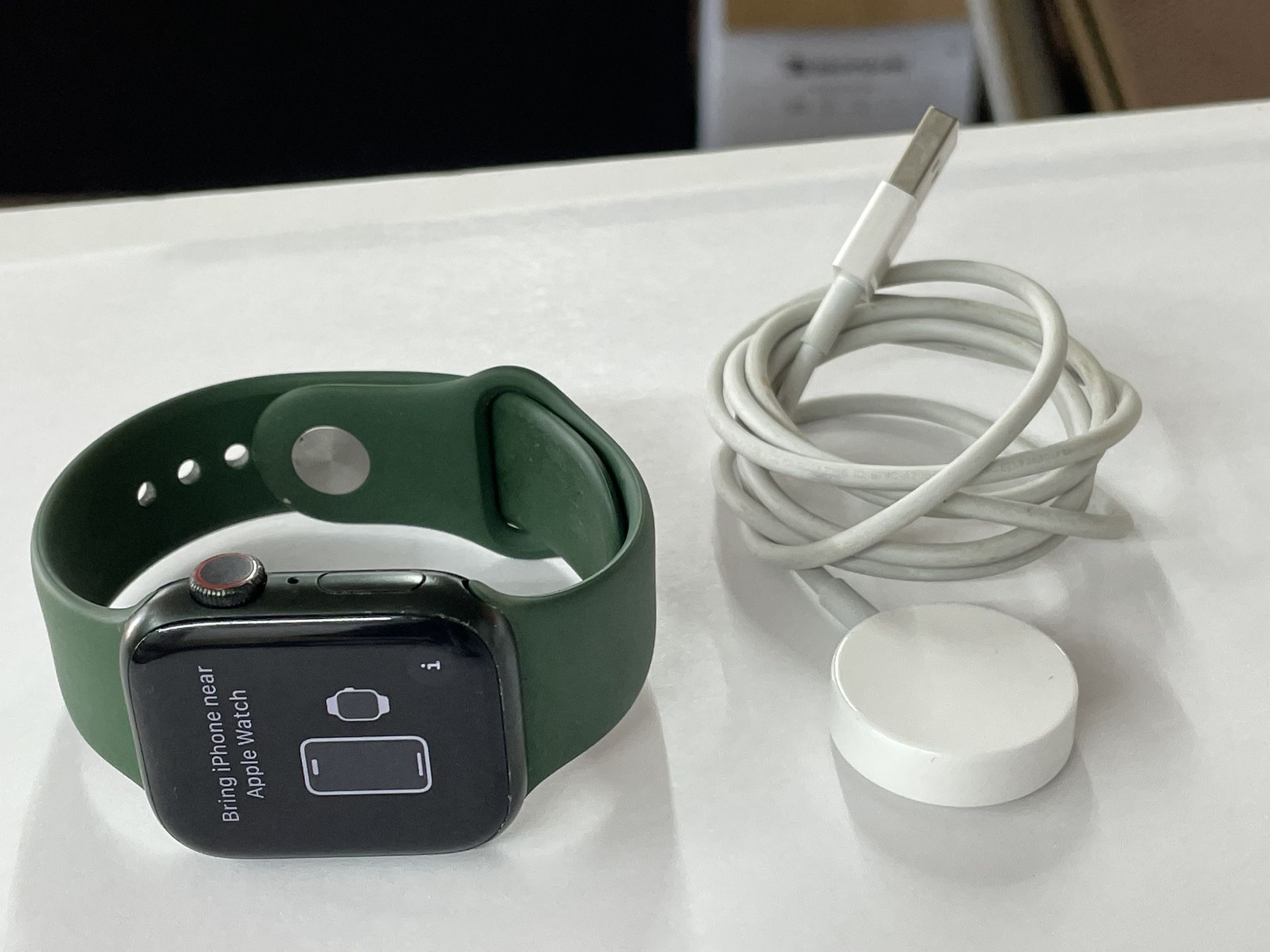 Apple Watch Series 7 40mm GPS+LTE