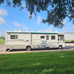 2005 Sightseer Winnebago Motorhome 