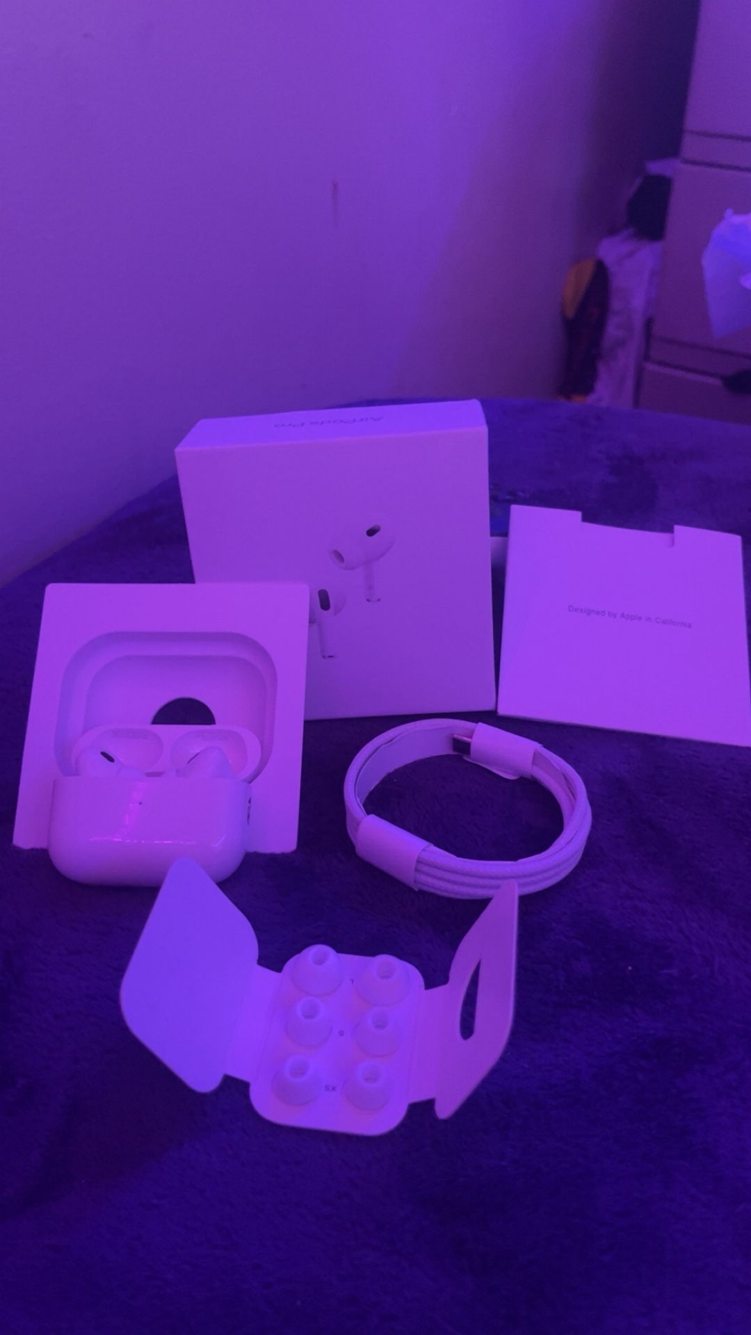Apple airpod pros 2nd generation (brand new)