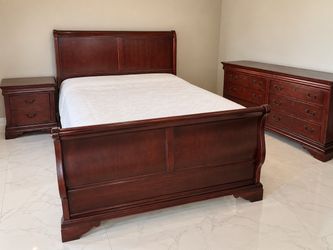 Cherry Wood Sleigh quee Bedroom Set 3-Piece