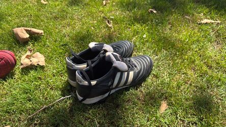 Adidas turf copa mundial size 9,5 men’s