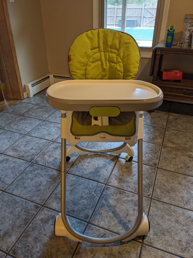 Fisher Price 4-in-1 Total Clean High Chair, Green
