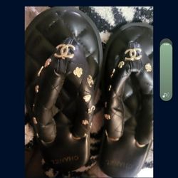 8½ Size Woman Channel Flip Flops