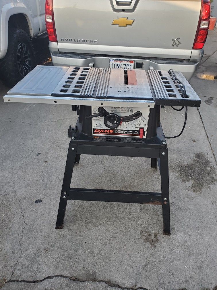 Skilsaw Table Saw