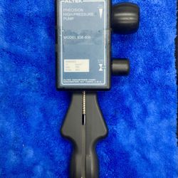 Altek Precision High Pressure Pump Model 638-600 Calibration Test Tester Pneumatic Control Handheld Lightweight Industrial Maintenance Volume Control 