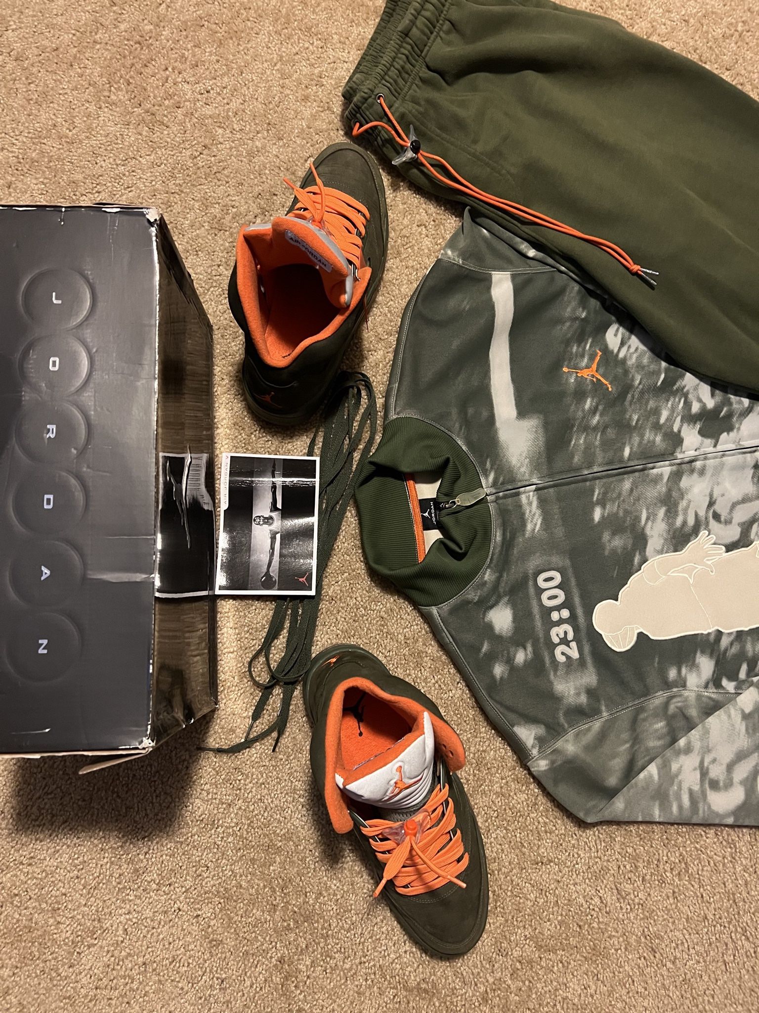 AIR JORDAN 5 Retro LS Olive / Men’s 12.5 in combination w/ Matching 23:00 1988 Slam Dunk Contest Jacket XXL 2XL & Sweat Pants 3XL / Green & Orange