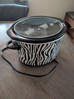 Slow cooker
