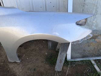 Scion 2004. Right fender OEM. Small dents