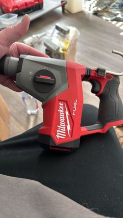 Milwaukee 2508-20 5/8" hammer drill M12