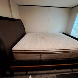 Queen Bedroom Set With Bedroom Frame And Foot Board 