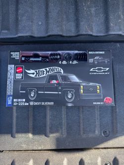 Mattel Brick Shop Hot Wheels '83 Chevy Silverado Buildin