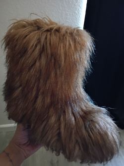 Fur boots