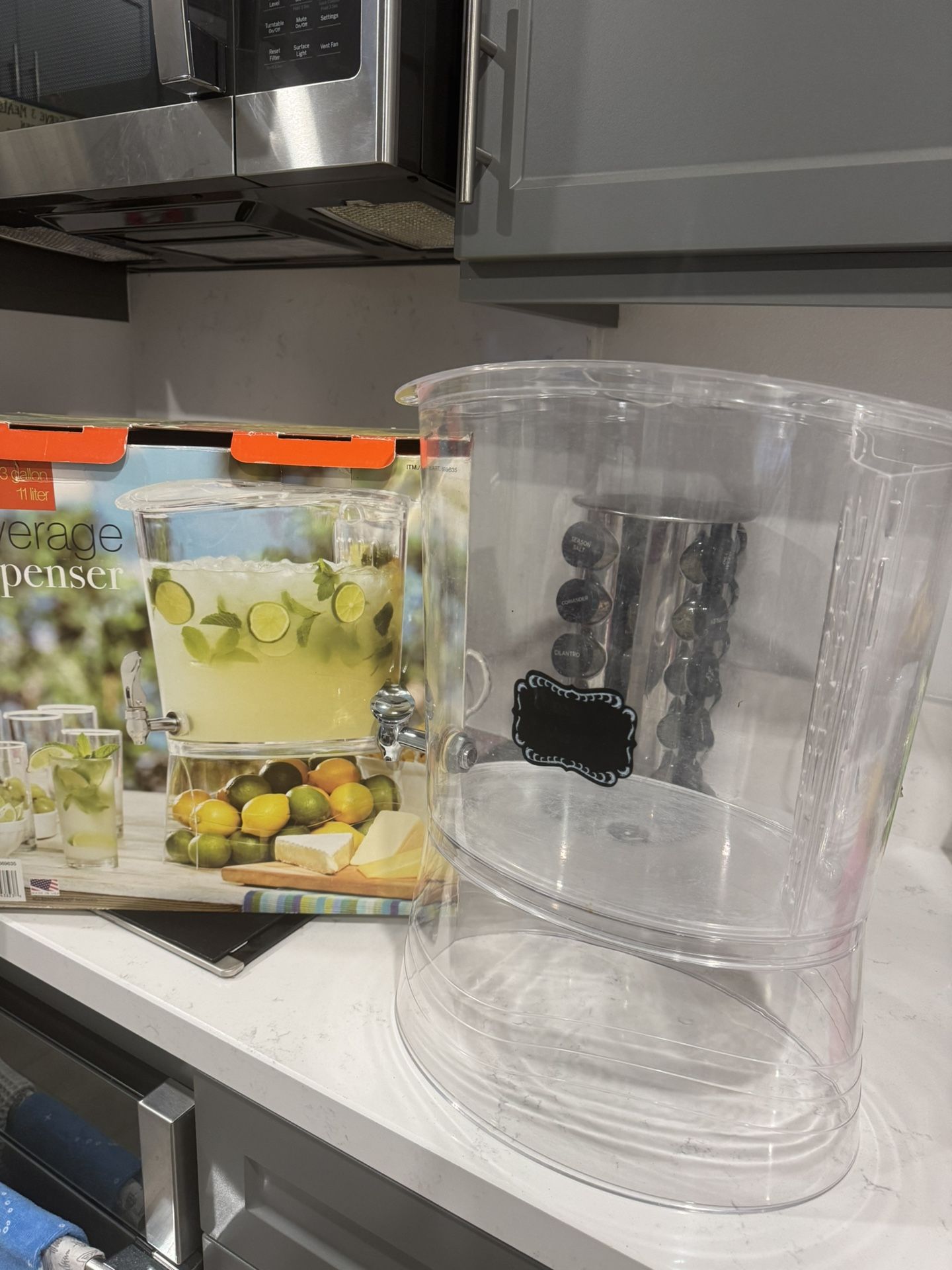 3 Gallon beverage Dispenser