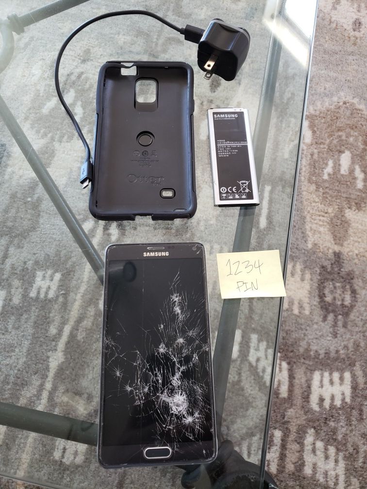 Note 4 AT&T cracked screen w/Case and Extras!