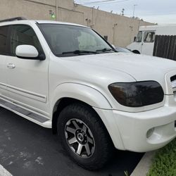 2005 Toyota Sequoia