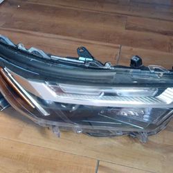 Right Headlights  Toyota RAV4 2022/2024