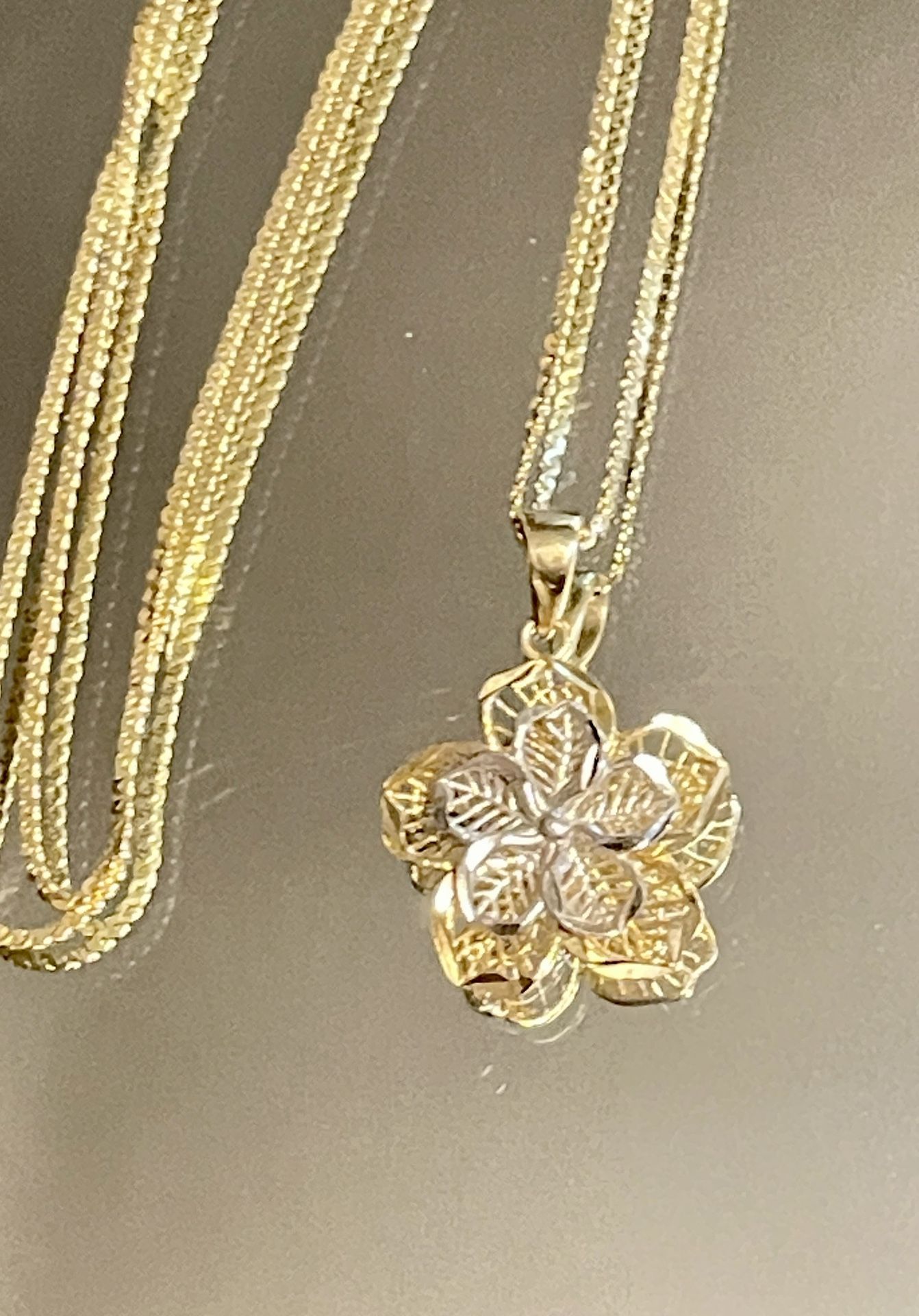 14KT REAL Gold Filigree Floral Pendant/Charm