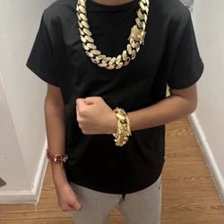 chain and bracelet 