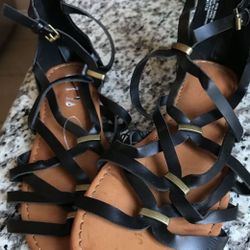 NEW  Sz 6,8,8.5,9 Genuine Leather Sandals SALE $8. Pair 🍀