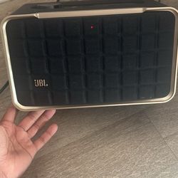 JBL Authentics 200