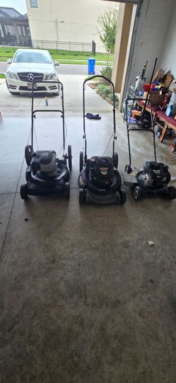 3 working Lawnmowers obo you get all 3