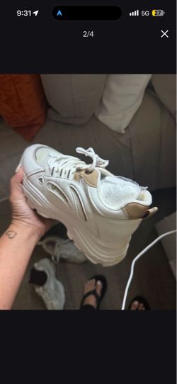 Women's platform sneakers
