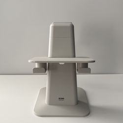 KIWI Design Stand for Oculus / Meta Quest 2 – Headset & Controller Holder – Clean