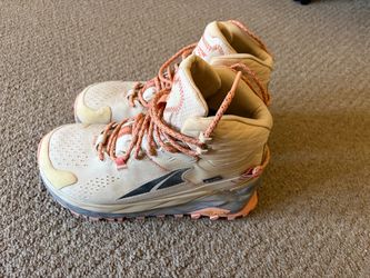 ALTRA Women's Olympus 5 Hike Mid GTX Hiking Boot