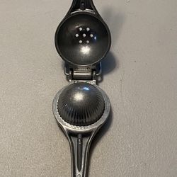 VINTAGE LEMON SQUEEZER