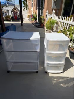 Foldable storage boxes