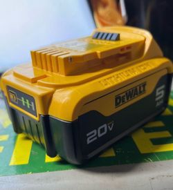 New dewalt  batteries and charger