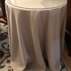 Round Glass Top Accent Table w/tablecloth In Belle Chasse