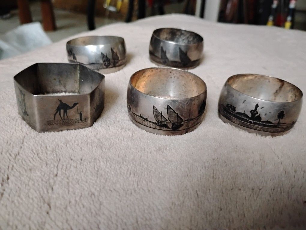 Iraq silver napkin rings Set of 5 weight is 85gm.